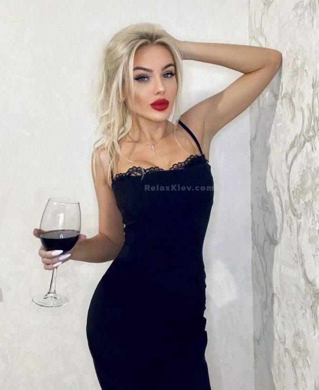 Kyiv escort : Karolina - photo 1